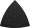 Schwarzes, dreieckig geformtes Schleifpapier, das für Schleifarbeiten auf verschiedenen Materialien verwendet wird.