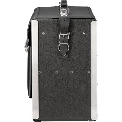 Schwarze Ledertasche mit silbernen Metallverzierungen und Schnallen an der Seite.