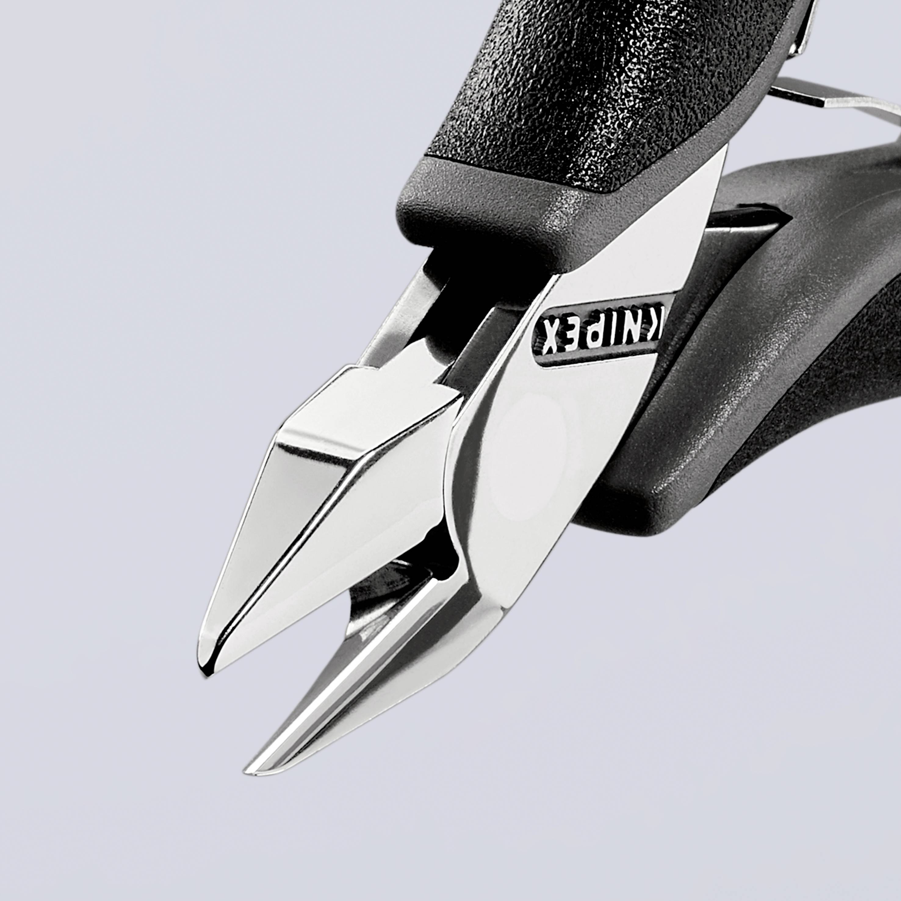 Eine robuste Zange mit Backen aus Metall und einem ergonomischen Griff. Sie ist zum Schneiden von Drähten oder Kabeln geeignet.