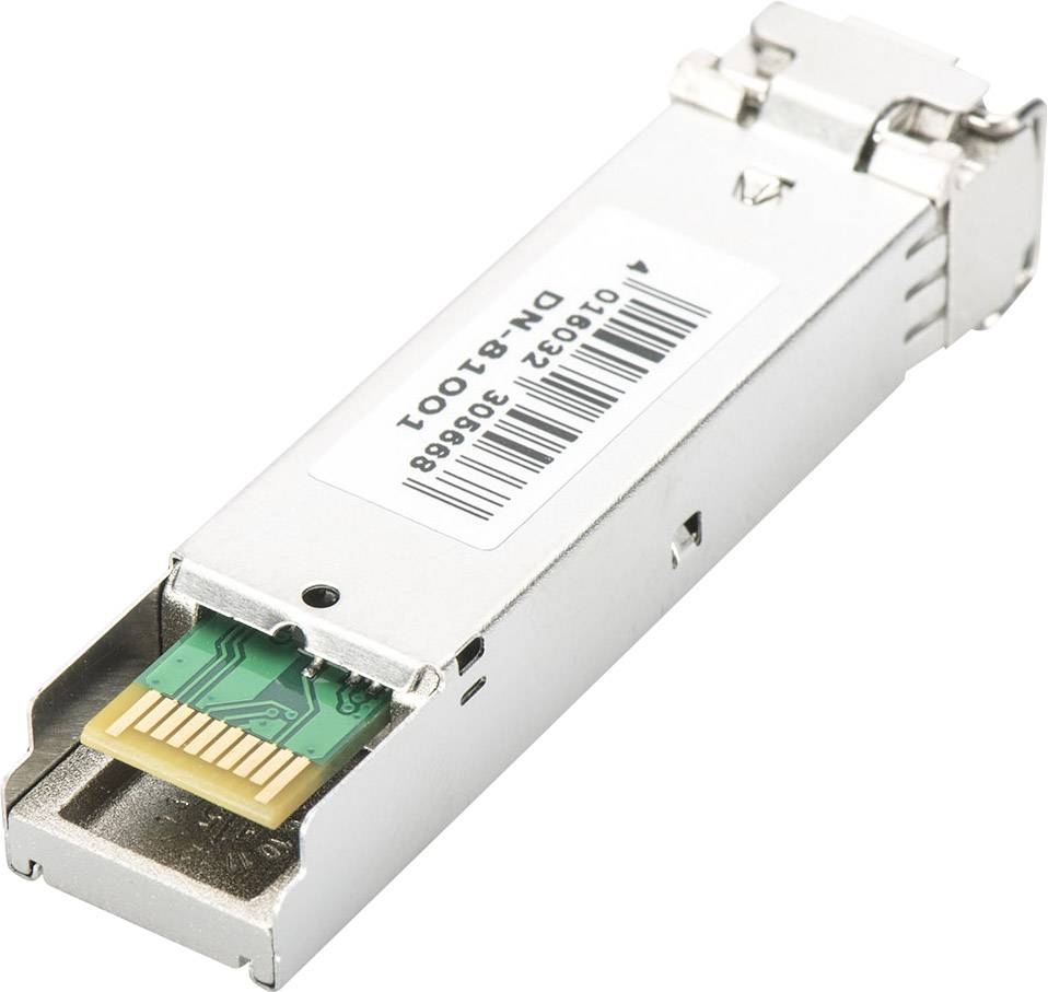 Ein metallisches SFP-Modul mit grünem Schaltkreis und sichtbarem Barcode. Verwendet für Netzwerkverbindungen.