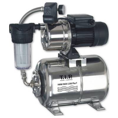 Edelstahl-Wasserpumpe mit angebautem Filter, beschriftet mit 'T.I.P HWW INOX 1300 Plus F', verwendet für Haus- oder Gartenwassersysteme.