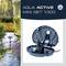 Produktfoto: 'Aqua Active Mini Set 1.000' von FIAP, zeigt eine kompakte blaue Wasserpumpe neben einem Teich mit sprudelndem Wasser.