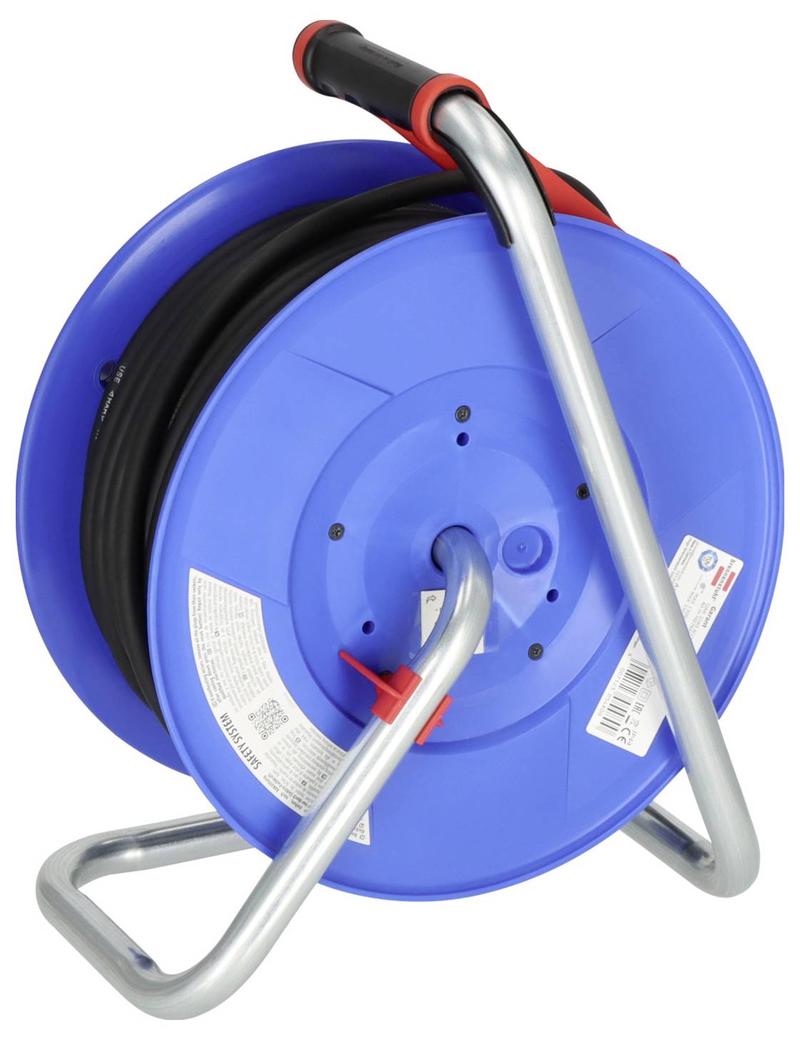 BlaueTrommel mit schwarzem Schlauch und silbernem Metallständer, die eine tragbare Kabel- oder Schlauch-Aufwickelspule auf weißem Hintergrund zeigt.
