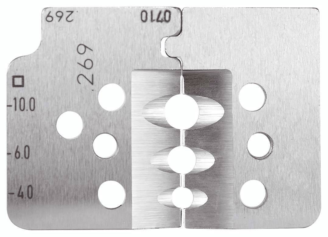 Eine silberne Metallplatte mit Löchern und eingeprägten Zahlen. Markierungen zeigen Zahlen wie '-10,0' und '-4,0'.