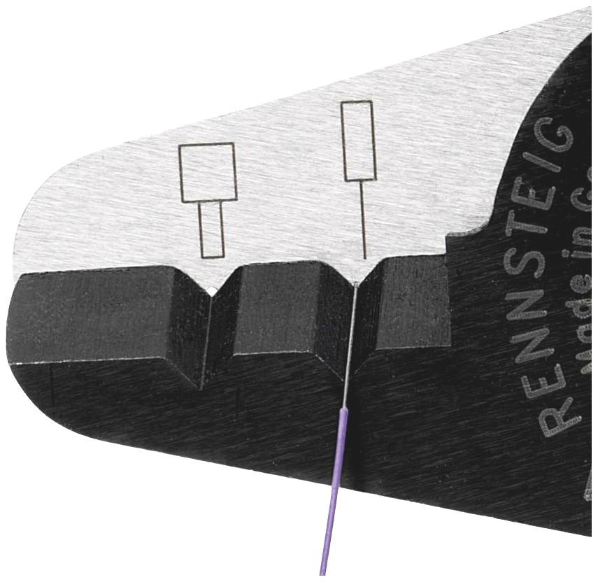 Kabel in einer Crimpzange, bereit zum Crimpen. Zange zeigt zwei Rillen für verschiedene Kabelgrößen.