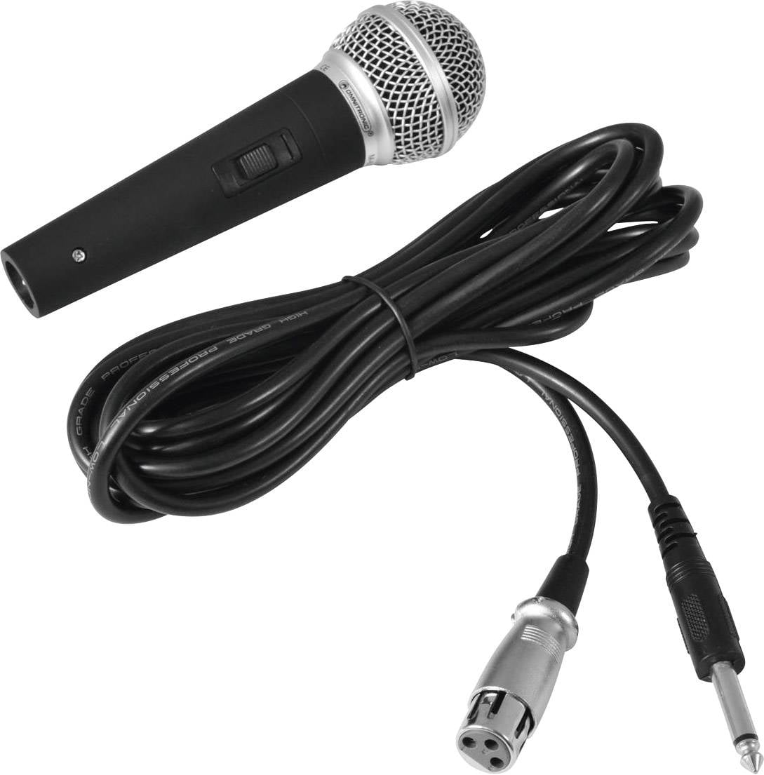 Ein Mikrofon mit schwarzem Gehäuse und Metallgitter liegt neben einem langen schwarzen Kabel mit XLR-Stecker und Klinkenstecker.