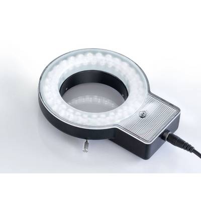 Ein kreisförmiges LED-Ringlicht, das zur Beleuchtung in der Fotografie verwendet wird. Es ist durch ein Netzkabel verbunden.