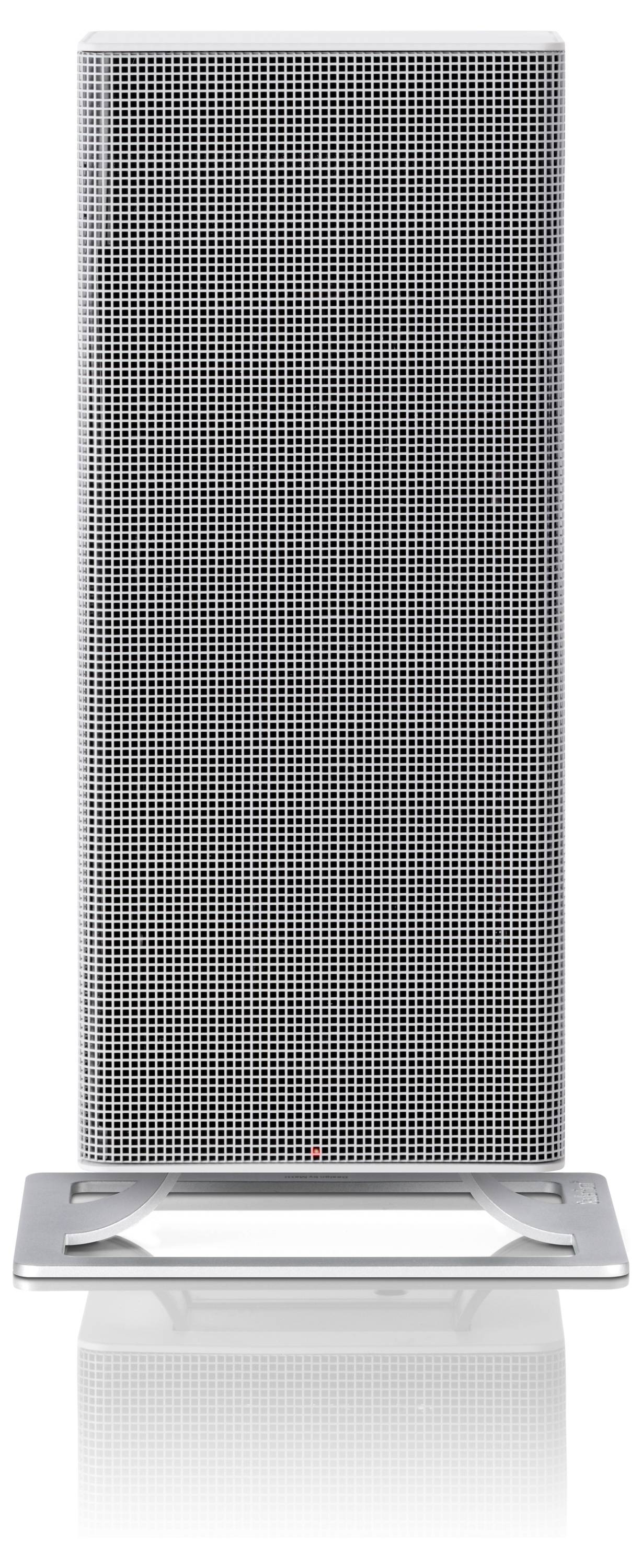 Vertikaler, weißer Turmheizlüfter mit rechteckiger Form und feinmaschigem Gitter, stehend auf einem stabilen Standfuß.