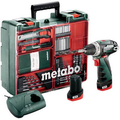 Metabo 12V Akku-Bohrmaschinen-Set in einem Transportkoffer, mit Bohrmaschine, Akku, Ladegerät und Zubehörbits angezeigt.
