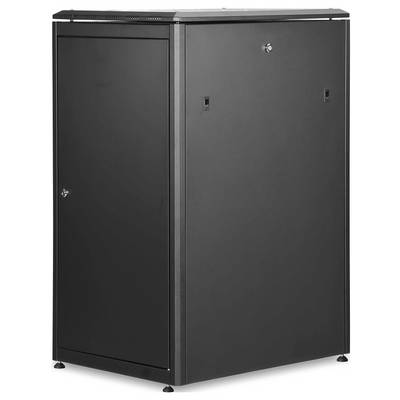 Schwarzer Server-Rackschrank mit abschließbaren Türen, freistehend auf einem Boden. Hauptsächlich für IT-Ausrüstung und Server verwendet.