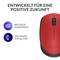Rote Computermaus von Logitech aus recycelten Kunststoffen, CO2-Bilanz: 4,05 kg CO2e. Text: 'ENTWICKELT FÜR EINE POSITIVE ZUKUNFT'.