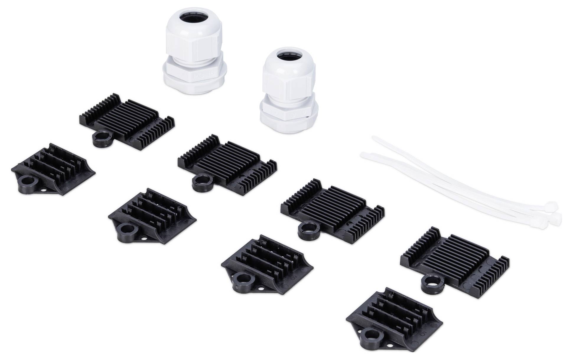 Kabelverschraubungen, Klemmen und Kabelbinder vor weißem Hintergrund. Layout für industrielle Anwendungen oder DIY-Projekte.