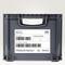 Graue Kunststoffkiste mit Barcode und Etikett. 'Produktinhalt 80 - R4076'. Adresse: Avery Zweckform, Miesbacher Str. 5.