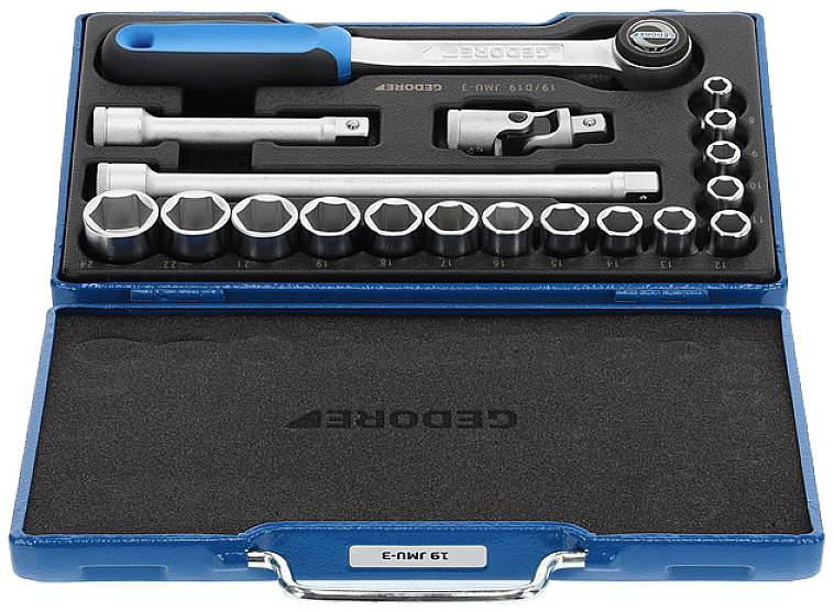 'Gedor'-Steckschlüsselsatz in geöffnetem blauen Koffer. Enthält Nüsse, Ratsche und Verlängerungen, für vielfältige Schraubarbeiten geeignet.