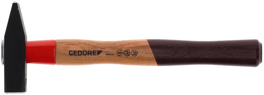 Ein schwarzer Hammerkopf mit rotem Hals und Holzgriff. Auf dem Griff steht 'GEDORE' mit Logos.