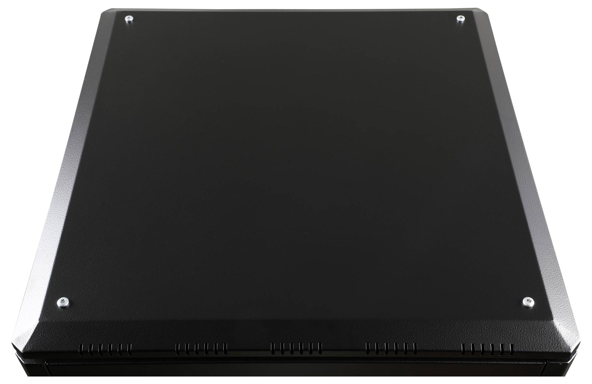 Ein geschlossenes, schwarzes Laptop von oben betrachtet. Es ist quadratisch mit abgeschrägten Ecken und silberfarbenen Akzenten an den Ecken.