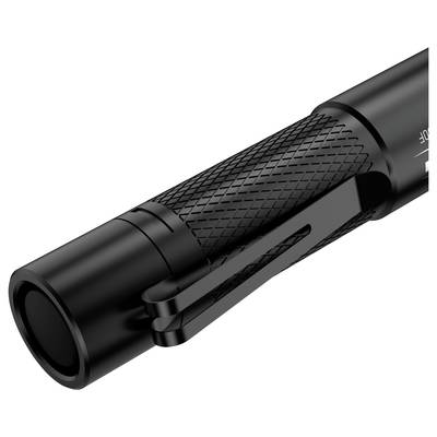 Schwarze Taschenlampe mit geriffeltem Griff und Gürtelclip, zeigt den hinteren Teil des Geräts.