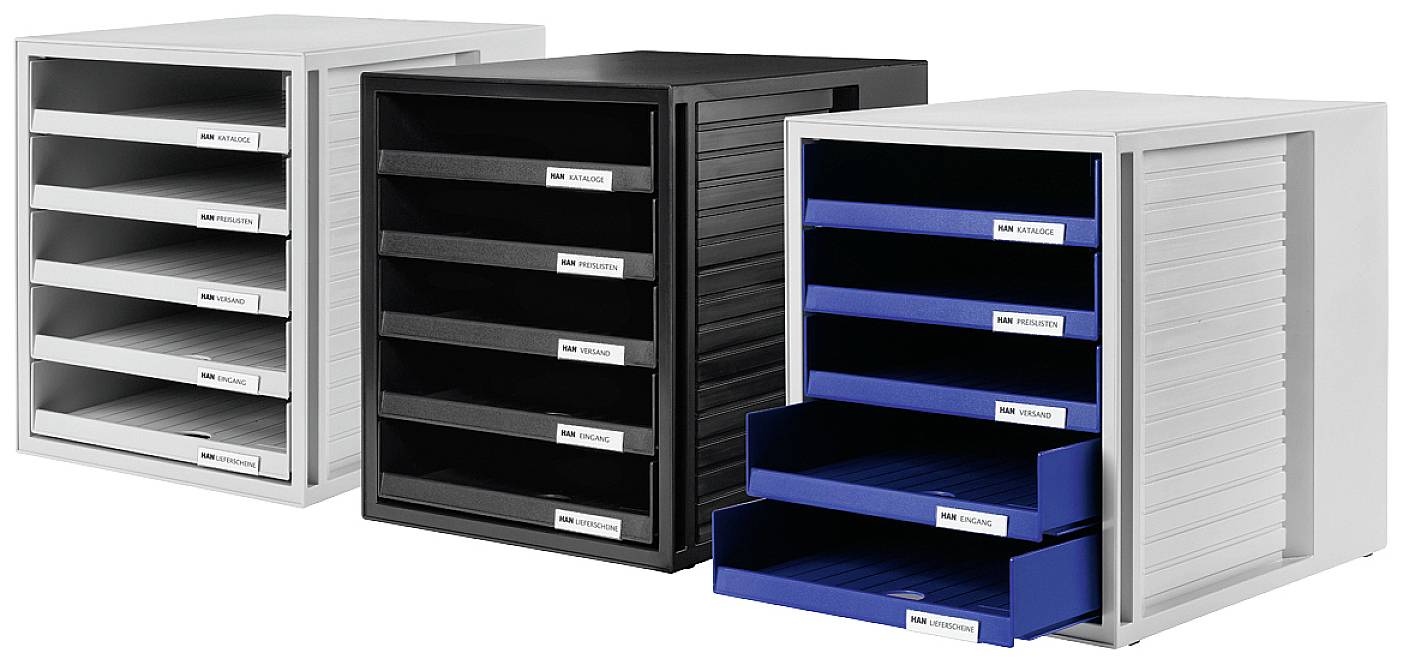 Drei Schubladenboxen in Weiß, Schwarz und Blau, alle mit Etikettenhalterungen, offen zur Aufbewahrung von Dokumenten oder Ordnern.