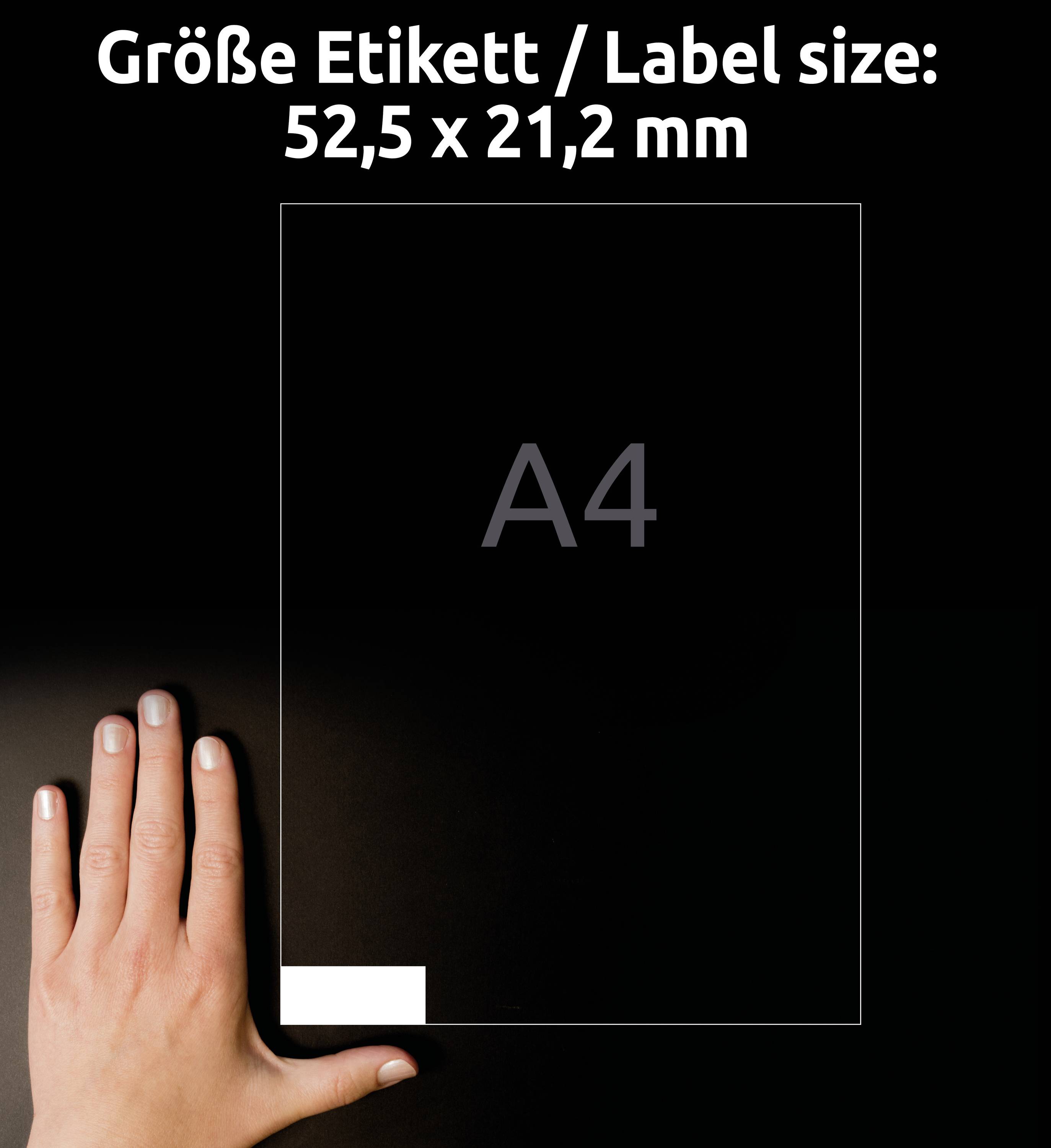 'Eine menschliche Hand zeigt die Größe eines A4-Papiers. Ein Etikett in der linken unteren Ecke ist 52,5 x 21,2 mm groß.'