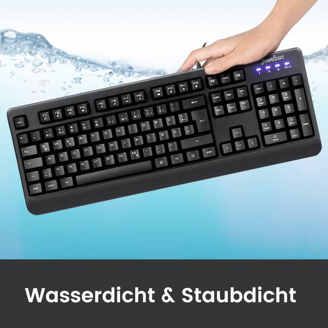 Schwarze Tastatur im Wasser; 'Wasserdicht & Staubdicht' steht darunter geschrieben. Eine Hand berührt die Tastatur.