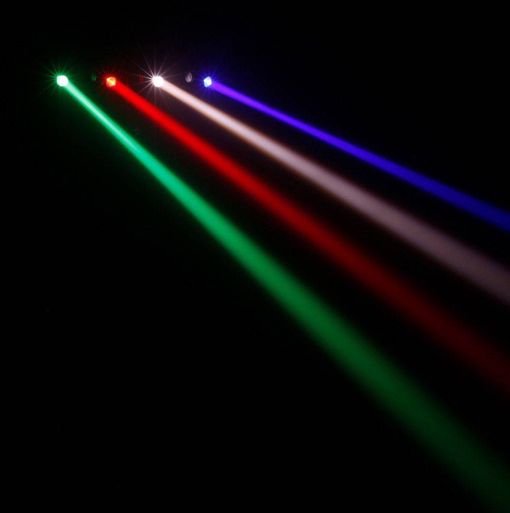 'Lichtstrahlen in den Farben Grün, Rot, Weiß und Blau, die in einem dunklen Raum nebeneinander verlaufen.'