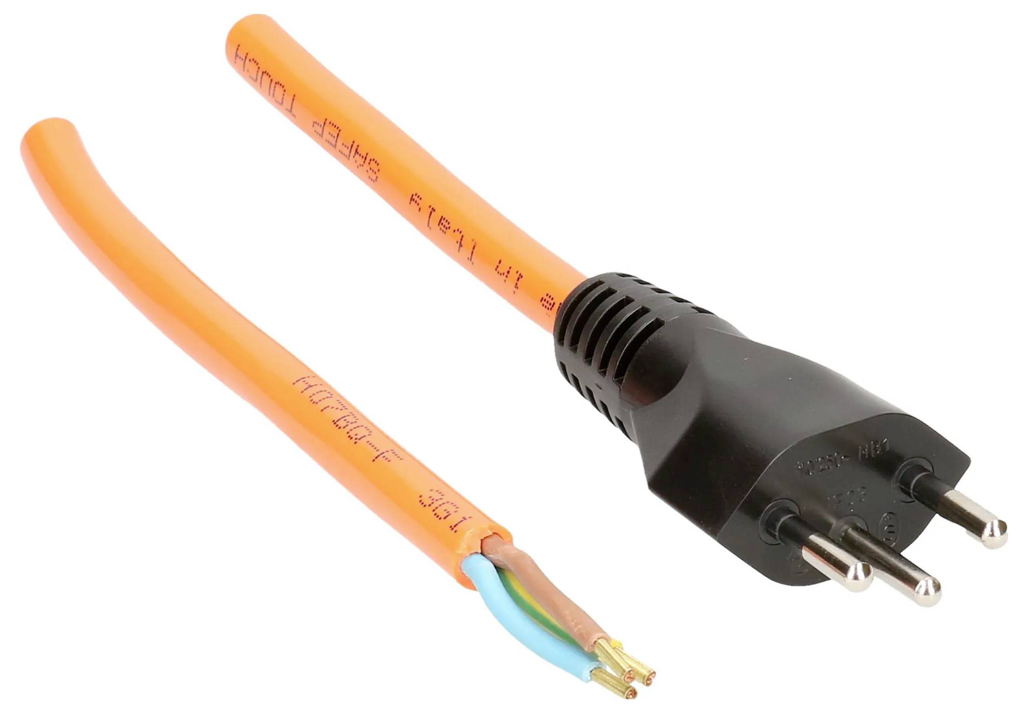 Ein orangefarbenes Elektrokabel mit einem schwarzen Stecker wird gezeigt. Ein Ende ist intakt mit einem dreiadrigen Stecker, während das andere Ende freiliegende Drähte aufweist.