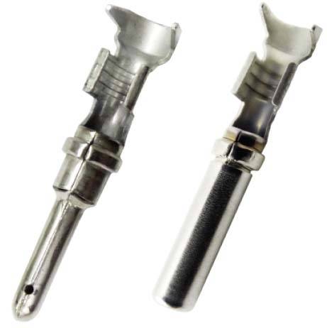 Zwei silberne Metallaufsätze mit unterschiedlichen Strukturen. Sie scheinen technische oder industrielle Anwendungen zu haben.