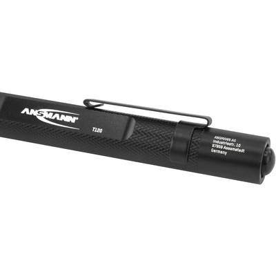 Schwarze Taschenlampe mit Clip, Markenname 'Ansmann' aufgedruckt. Text 'TL20', Unternehmensadresse 'Ansmann AG, Industriestraße 10, 97959 Assamstadt, Germany' sichtbar.
