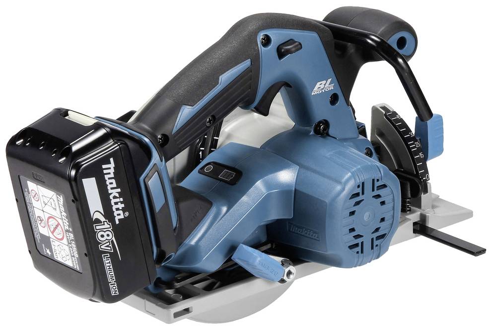 Akkubetriebene Handkreissäge in Blau und Schwarz, mit ergonomischem Griff und 18V Li-Ion-Akku rechts angebracht.