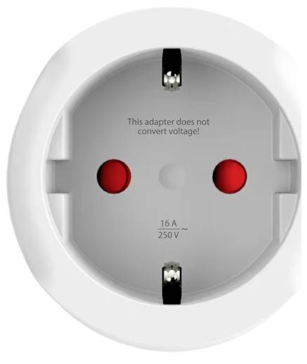 'Dieser Adapter wandelt die Spannung nicht um.' Runde Steckdose mit zwei roten Kontaktöffnungen. Text zeigt Stromstärke: 16 A, Spannung: 250 V.