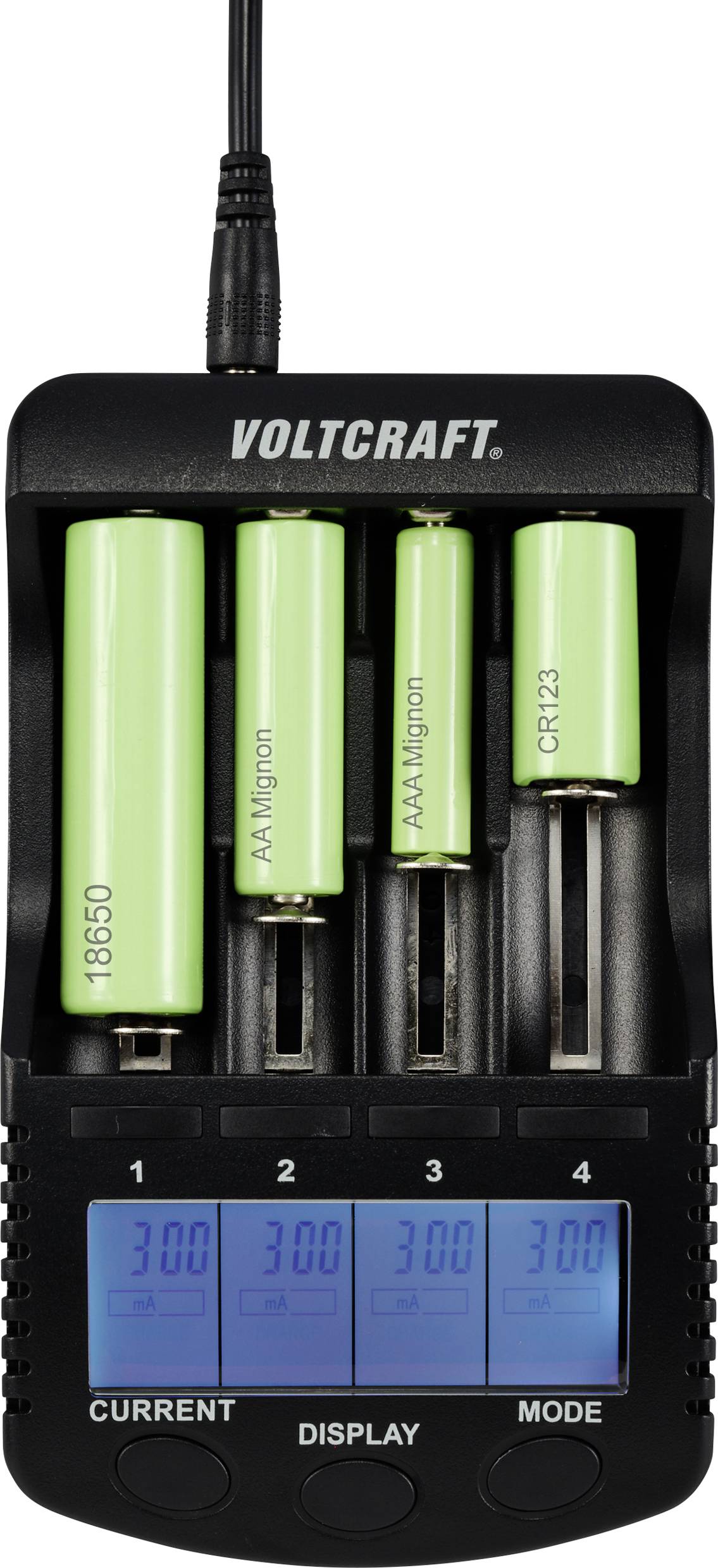 Ladegerät mit vier grünen Batterien in unterschiedlichen Größen (18650, AA, AAA, CR123). Beleuchtetes Display zeigt '3.00'.