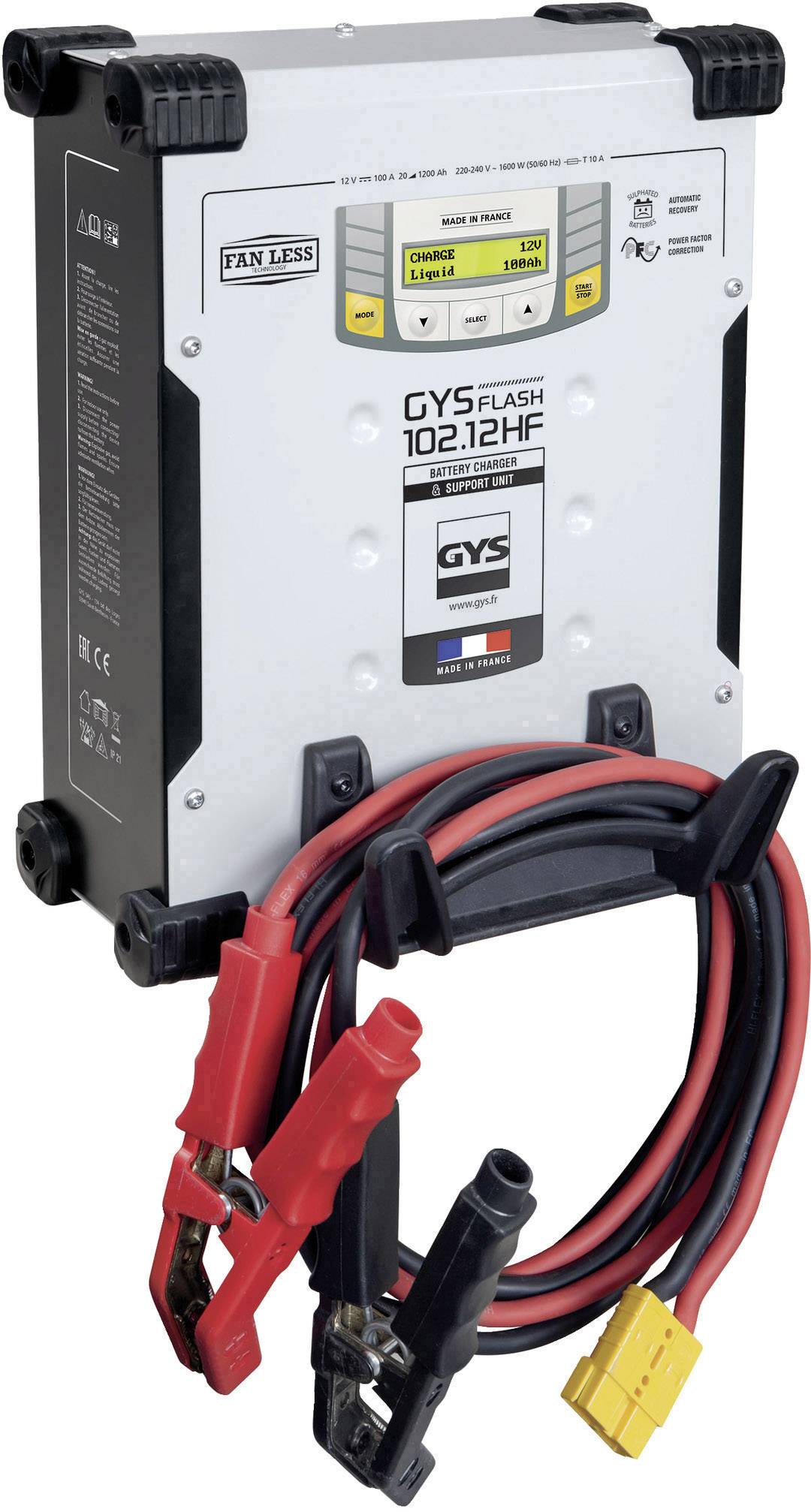 Ladegerät GYSFLASH 102.12 HF mit Display zur Überwachung, begleitet von Ladezangen. Geeignet zur Wartung und Ladung von Batterien.