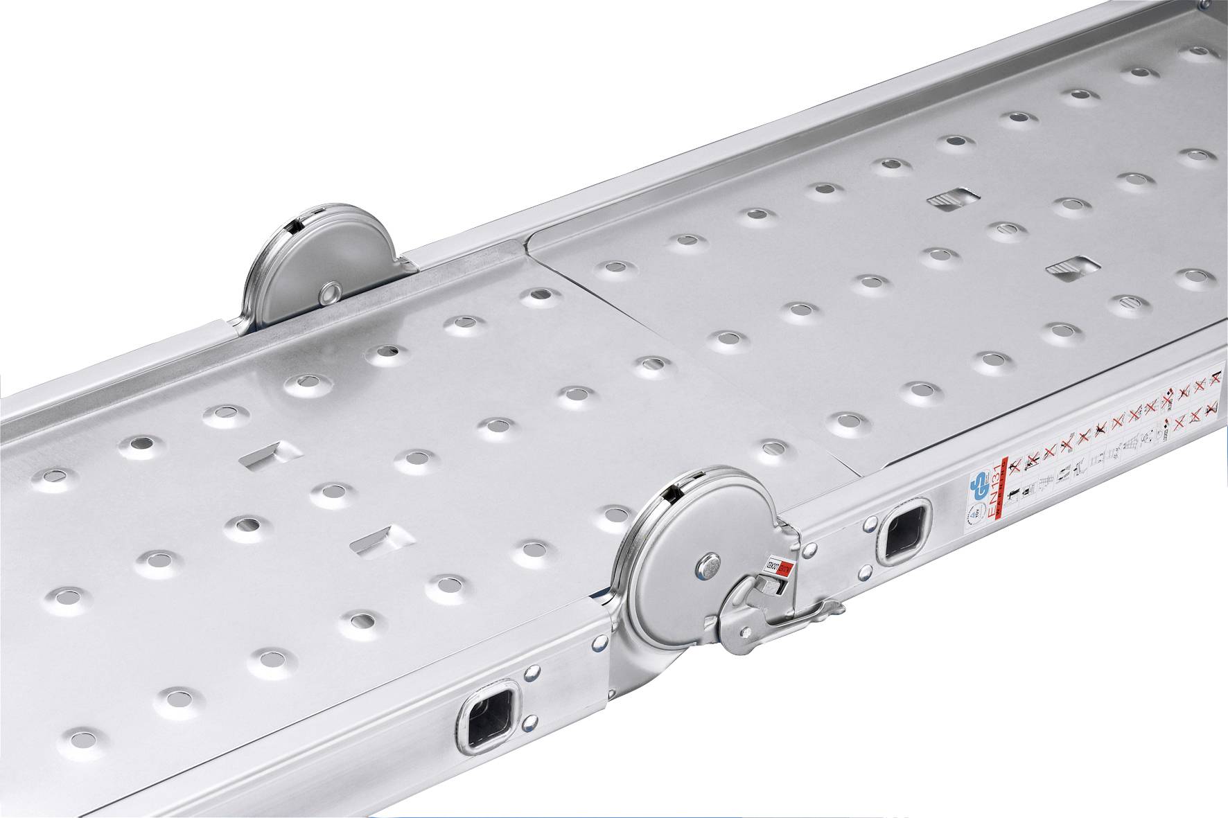 Silberne Aluminiumplattform mit runder Rolle, seitlichen Klemmen und Lochmuster. Geeignet für sichere Arbeitshöhe oder Höhenzugang.