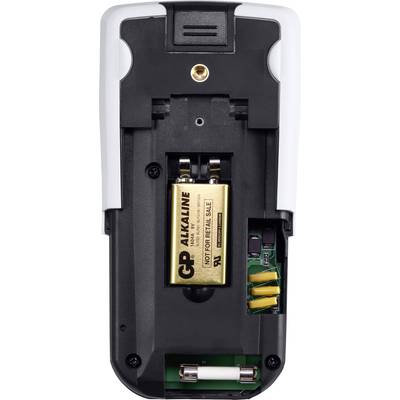Handgerät mit geöffneter Rückseite, zeigt eingelegte 'GP Alkaline'-Batterie und elektronische Platine, schwarzes und weißes Gehäuse.