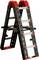 Eine schwarze, klappbare Leiter mit roten Akzenten. Sie hat zwei Aufstellarme mit je fünf Sprossen und ist für Heimwerkerarbeiten geeignet.