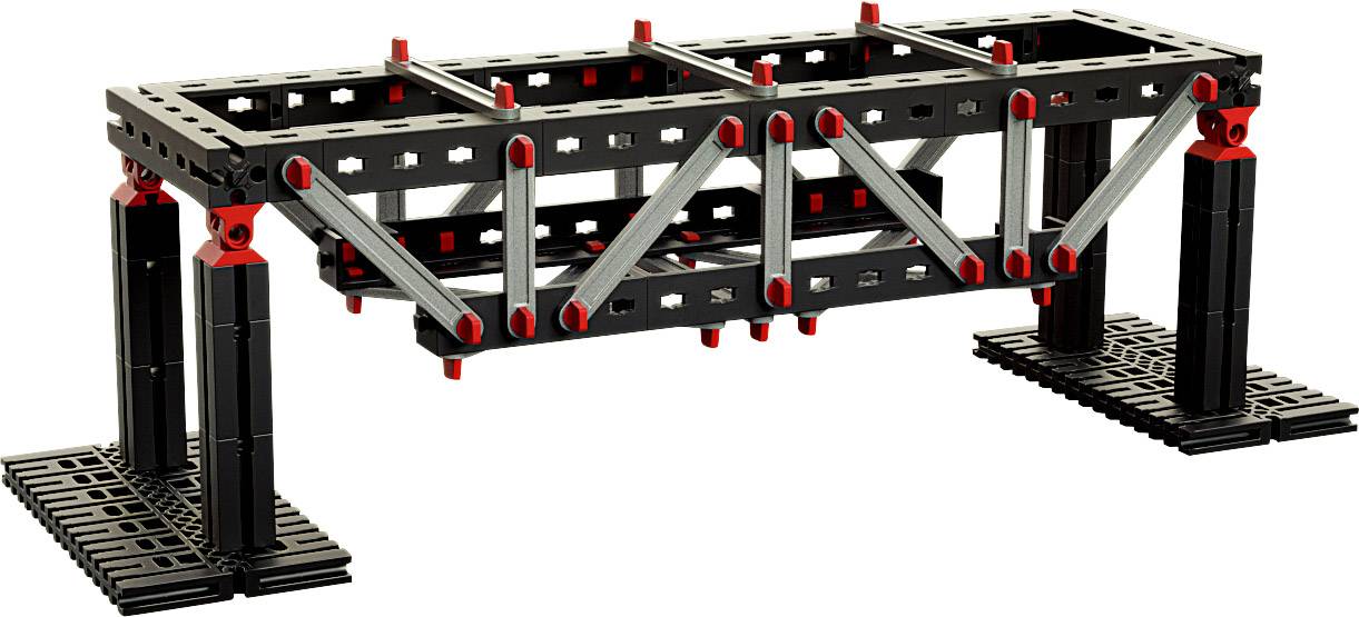 Ein Modell einer schwarzen und roten Brückenkonstruktion aus Bausteinen, mit stützenden Pfeilern und diagonal verlaufenden Streben.
