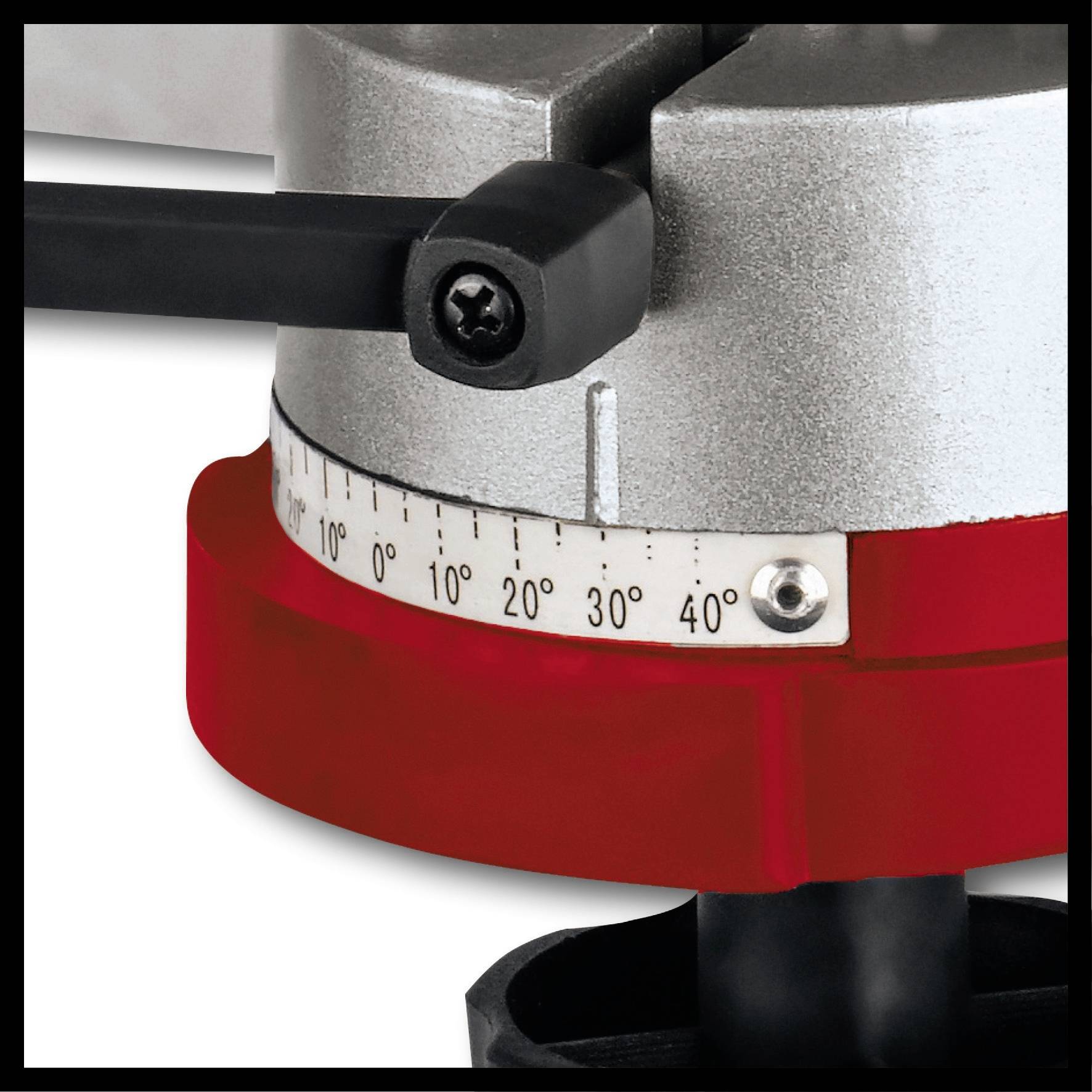 Nahaufnahme einer verstellbaren Skala auf einem mechanischen Gerät, zeigt Winkelmessungen von 0 bis 50 Grad an, mit einem roten Sockel.