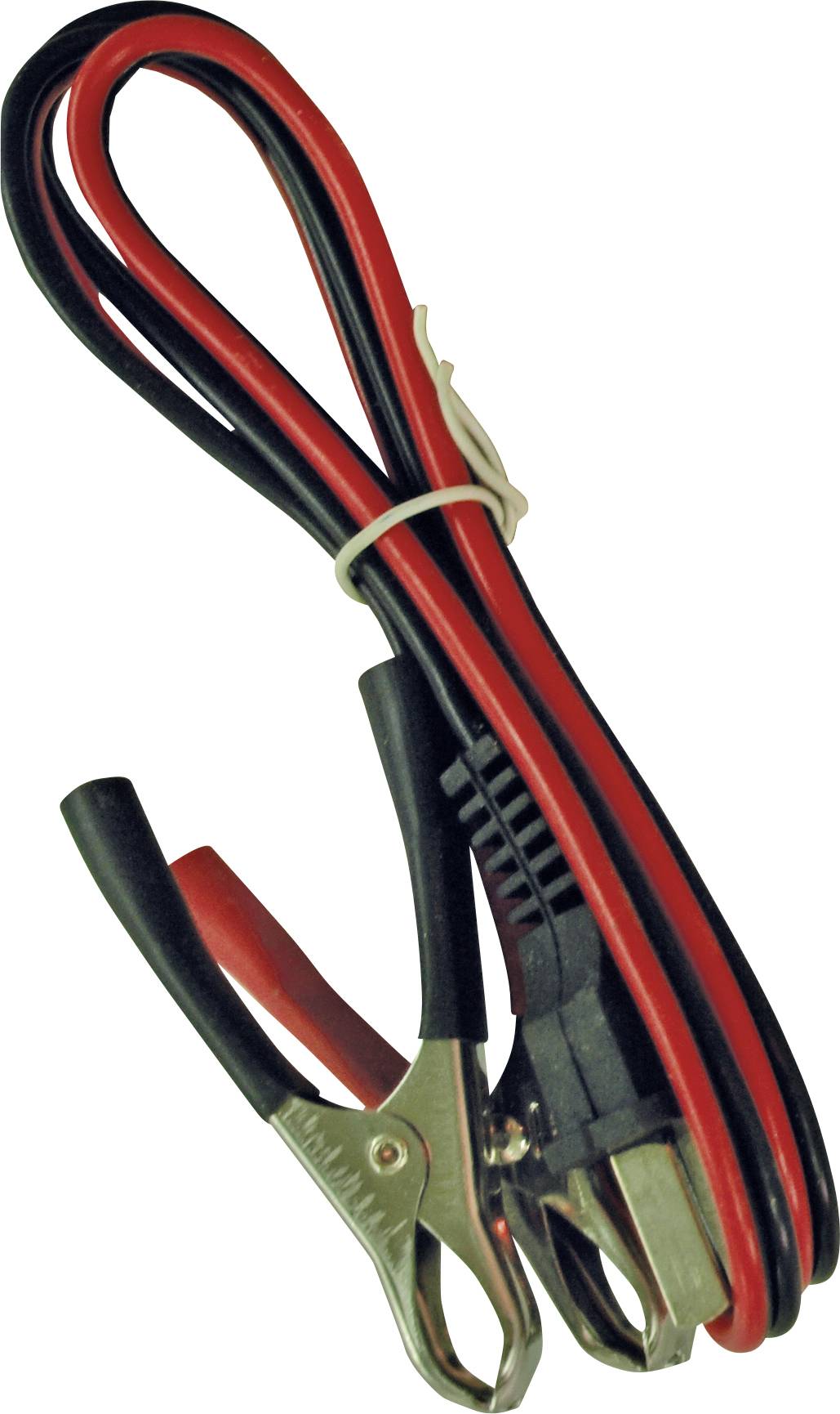 Rote und schwarze Starthilfekabel mit Klemmen, zum Verbinden der Batterien von zwei Fahrzeugen zur Starthilfe.