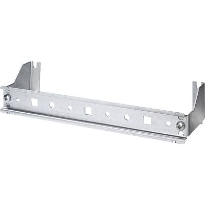 Metallschiene mit verschiedenen Löchern und Befestigungselementen, möglicherweise zur Unterstützung von Regalen oder anderen Strukturen.