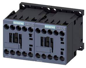 Zwei schwarze Elektrokontaktoren der Marke Siemens Sirius, nebeneinander montiert, mit sichtbaren Anschlusspunkten oben und unten.
