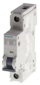Ein weißer Siemens-Schutzschalter mit Kippschalter. Gerät für elektrische Sicherheit, enthält technische Spezifikationen auf dem Gehäuse.