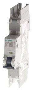 Einpoliger Siemens-Leitungsschutzschalter, beige Gehäuse, schwarze Kippschalter, für den Schutz elektrischer Schaltkreise.