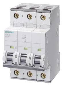 Dreipoliger Leitungsschutzschalter von Siemens, Modell 5SY63, zur elektrischen Absicherung in Gebäuden.