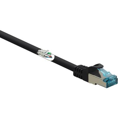 Schwarzes Netzwerkkabel mit beschädigter Ummantelung, zeigt freigelegte, bunte Drähte.