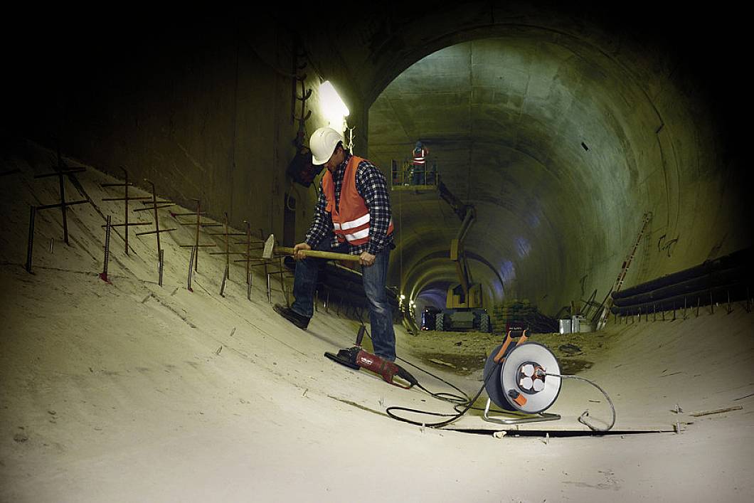 SteelCore-Kabeltrommel IP44 professionalLINE Kabellänge 25 m Kabeltyp H07RN-F3G 25 mm². Brennenstuhl 657160 49-6