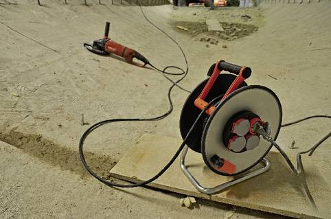 SteelCore-Kabeltrommel IP44 professionalLINE Kabellänge 25 m Kabeltyp H07RN-F3G 25 mm². Brennenstuhl 657160 49-8