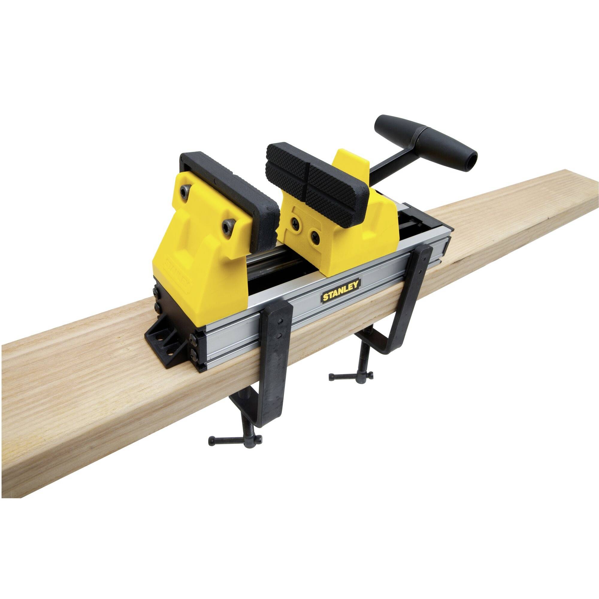 Eine gelbe mobile Sägeführung von Stanley mit Halterung, die auf einem Holzbalken befestigt ist, zum präzisen Sägen.