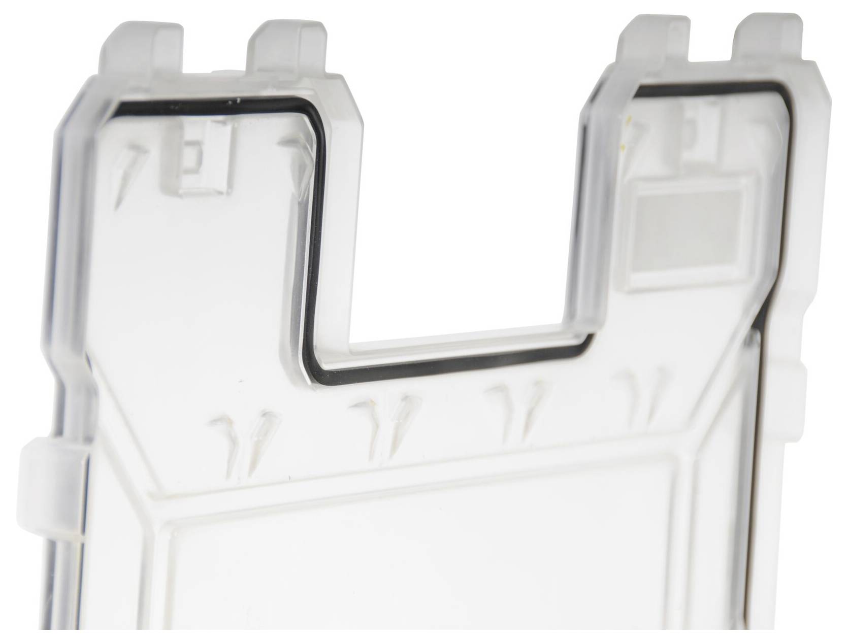 Kunststoffgehäuse mit klaren Linien und Aussparung oben, möglicherweise Teil eines elektronischen Geräts oder Gehäuses.