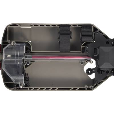 Innenansicht eines ferngesteuerten Fahrzeugchassis mit Details zur Elektronikinstallation, zeigt Kabelverlegung und Befestigungen.