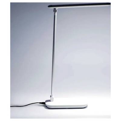 Eine elegante, moderne Schreibtischlampe mit schlankem Fuß und verstellbarem Arm, die helles, gleichmäßiges Licht ausstrahlt.